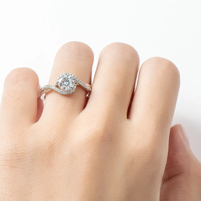 Elegant 925 Silver 1ct Moissanite Diamond Ring for Timeless Beauty