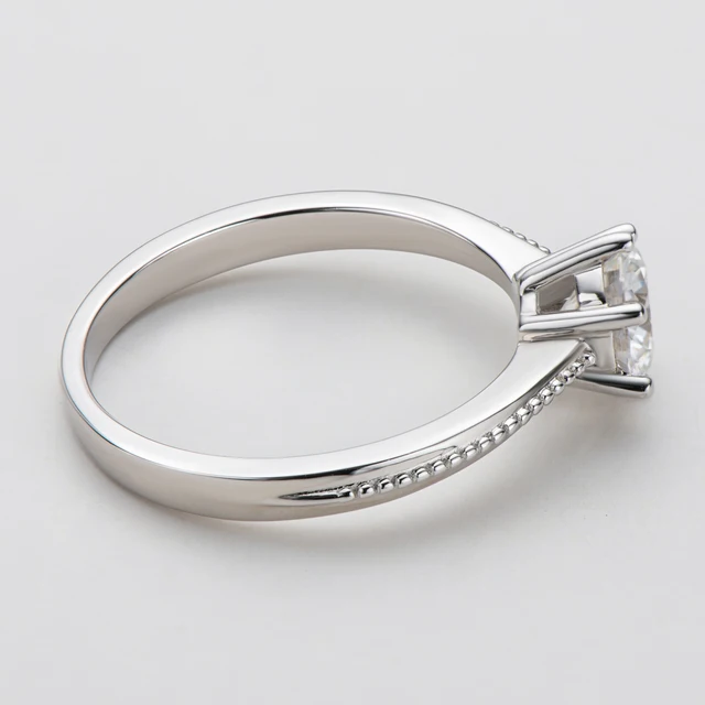 Elegant 925 Silver 1ct 6.5mm Moissanite Diamond Ring