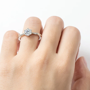 Elegant 925 Silver 1ct 6.5mm Moissanite Diamond Ring