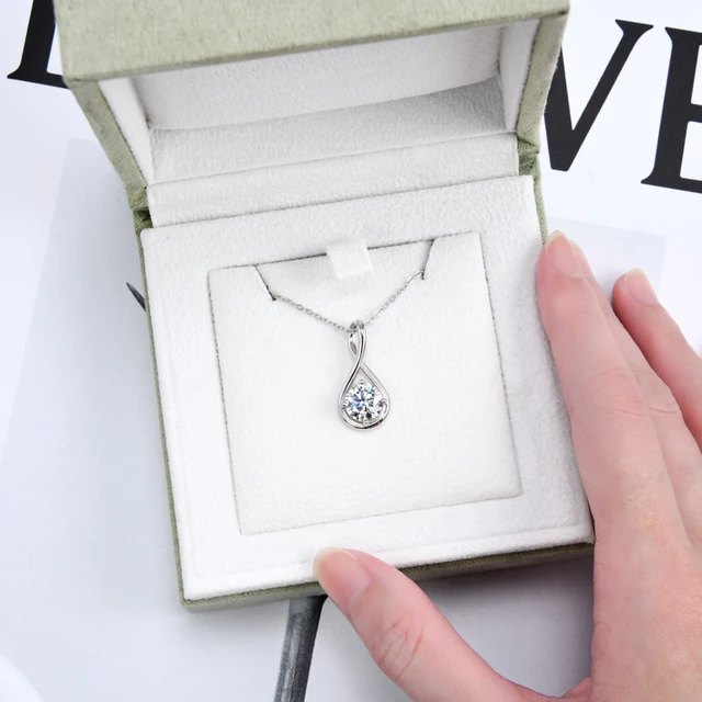 2Ct 8mm Moissanite Diamond Pendant Necklace