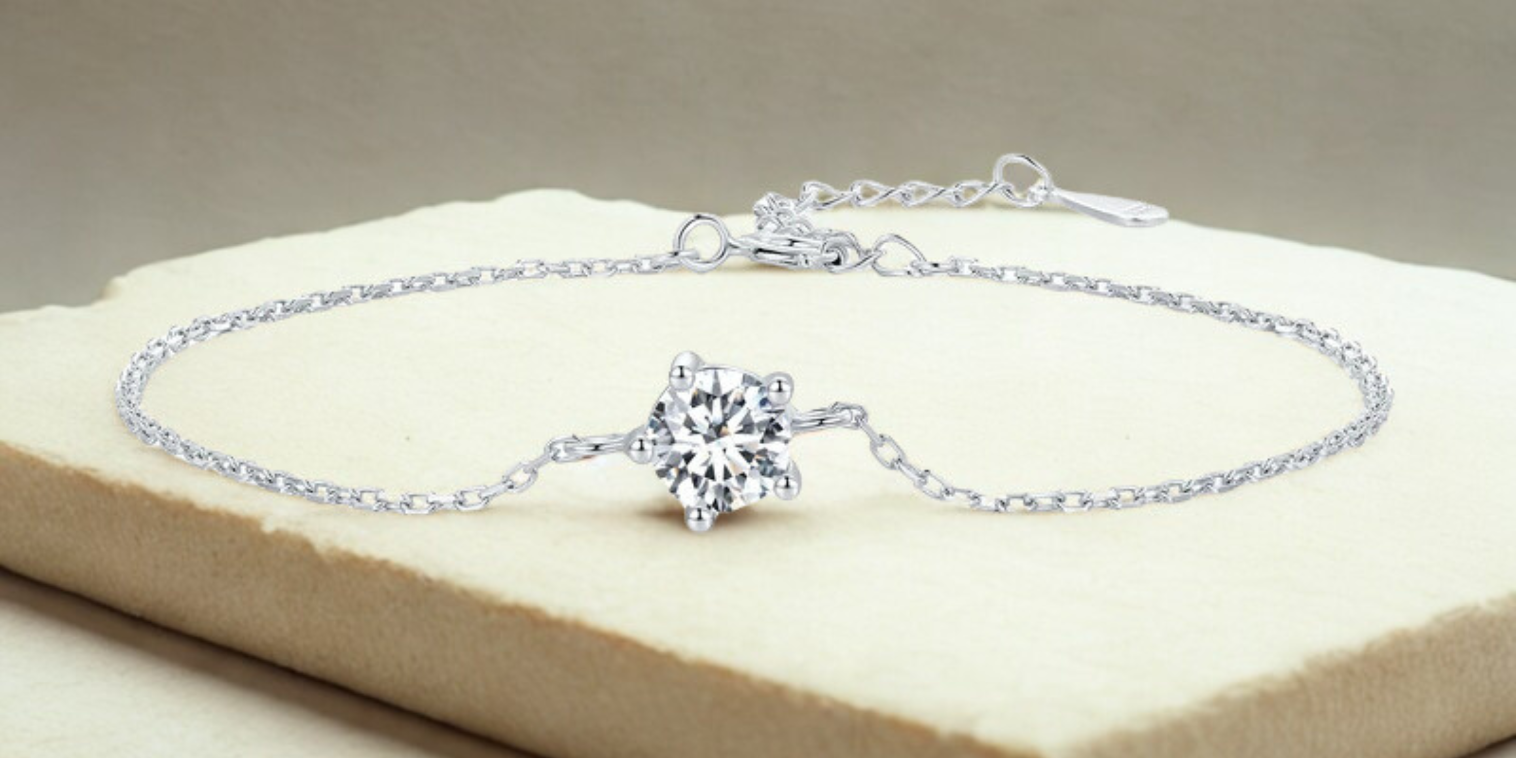 1CT_Moissanite_Trendy_Bracelet.png