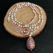 Rose gold plated pearl necklace