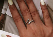 925 Sterling Silver Hug Hand Ring