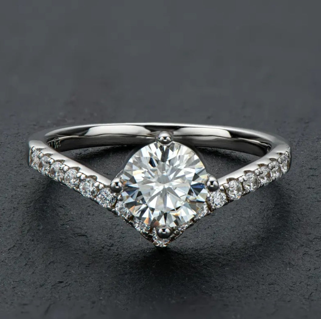 Elegant 925 Silver 1ct Moissanite Diamond Ring – 6.5mm Sparkle