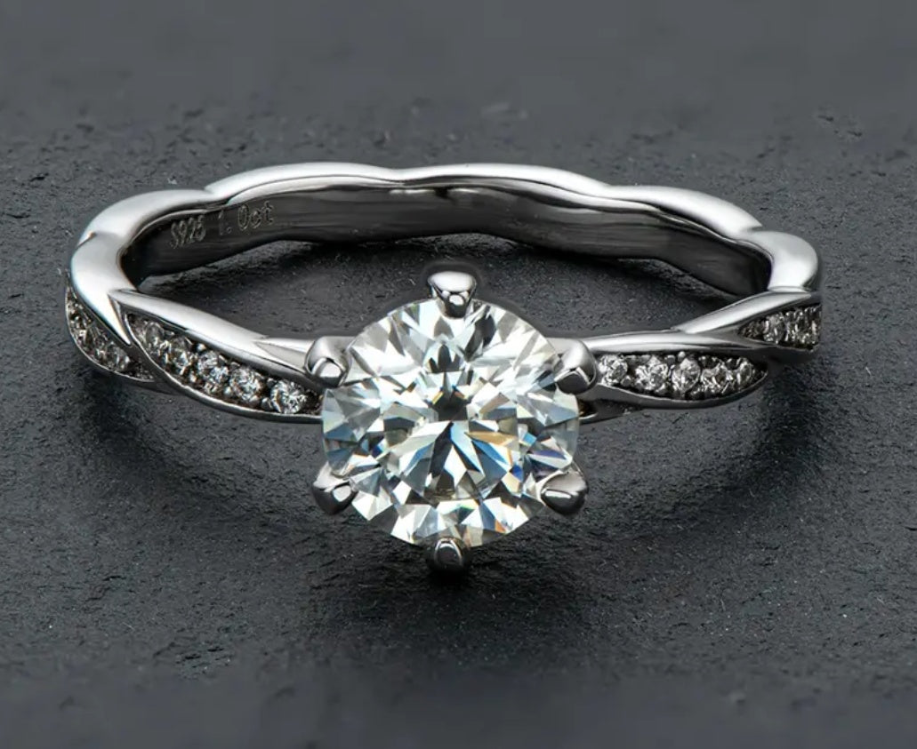 925 Silver 1ct 6.5mm Moissanite Diamond Ring: Elegant & Timeless