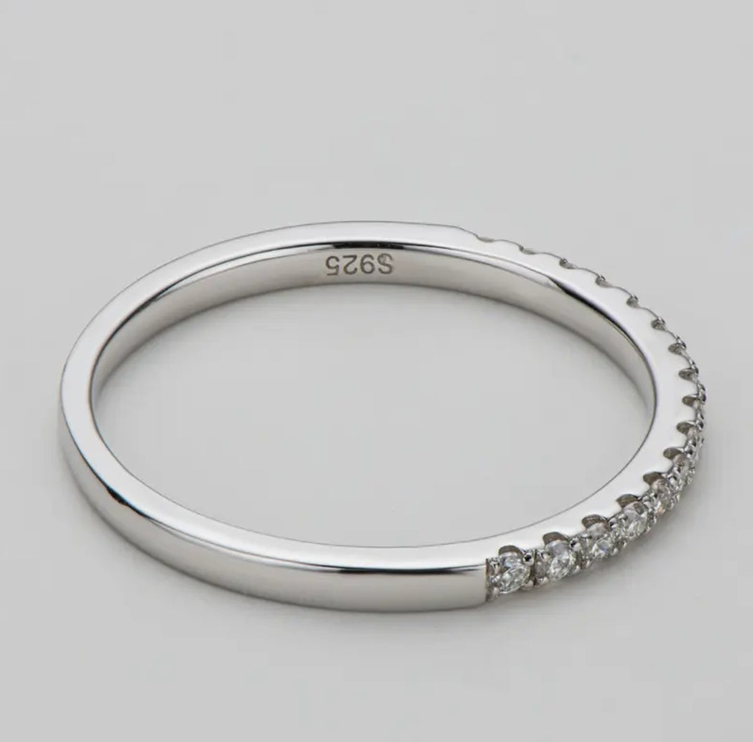 925 Silver 1.5mm Moissanite Diamond Ring