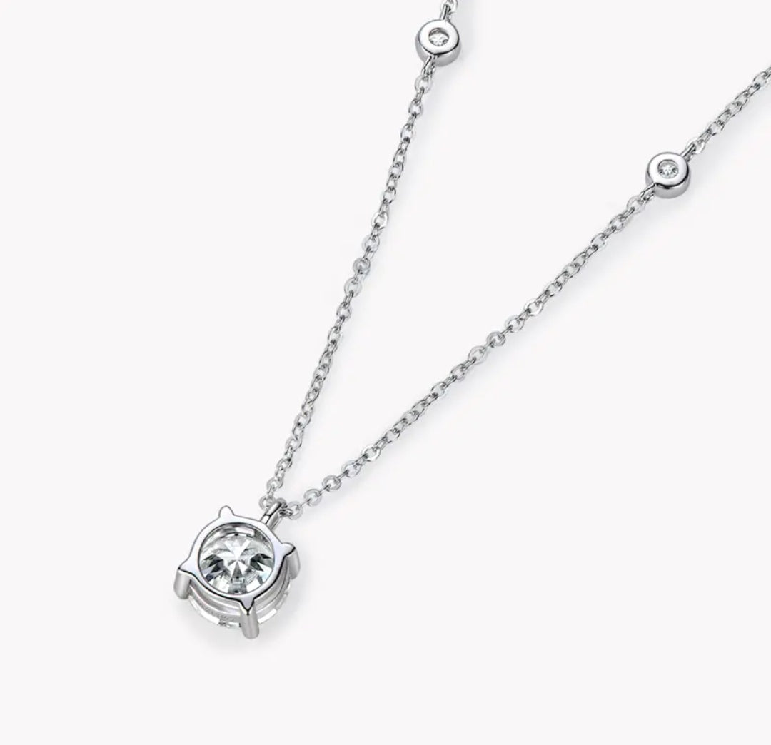 2Ct 8mm Moissanite Diamond Pendant Silver Necklace