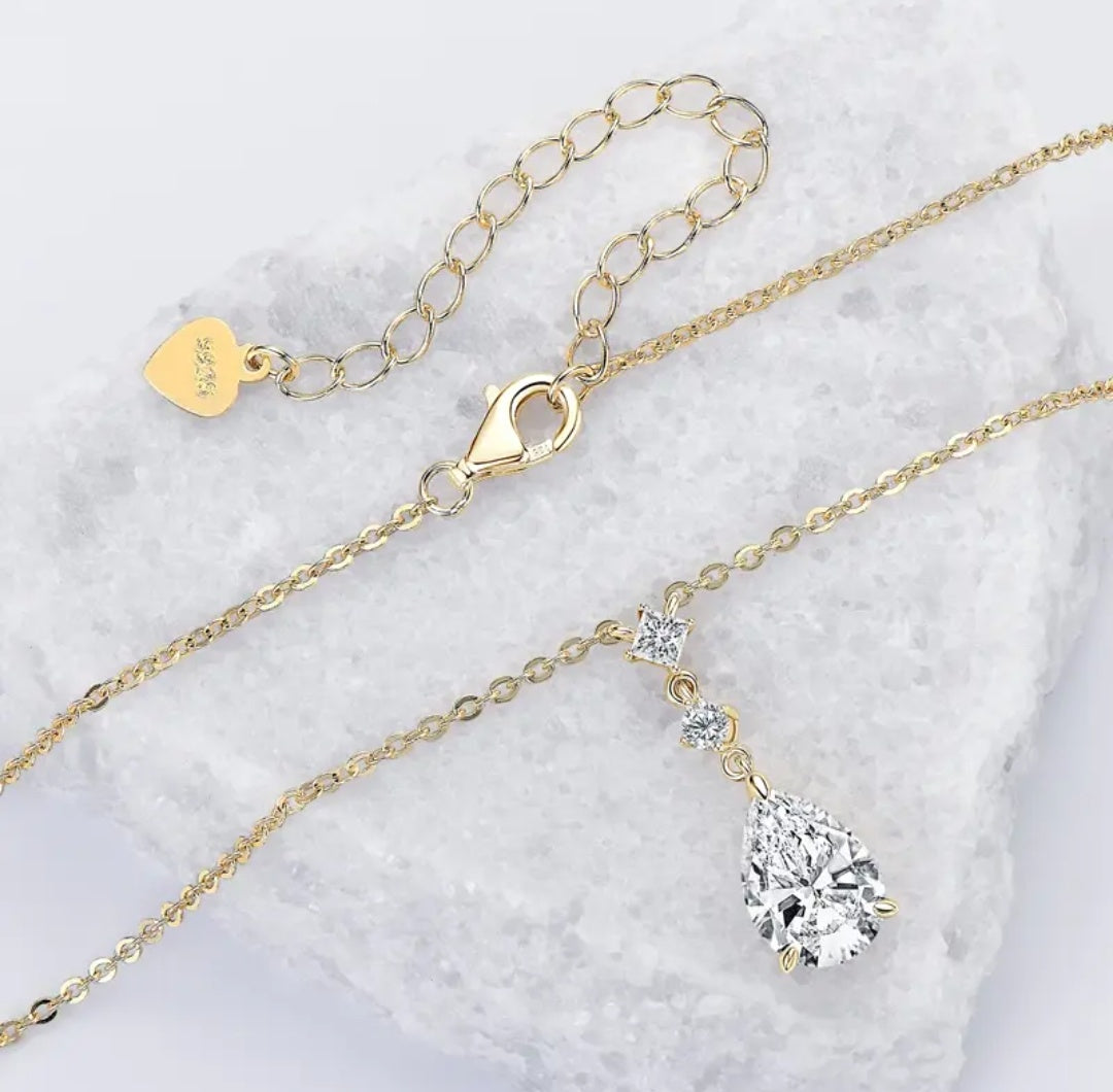 2Ct 7×10mm pear Moissanite Diamond Pendant Necklace