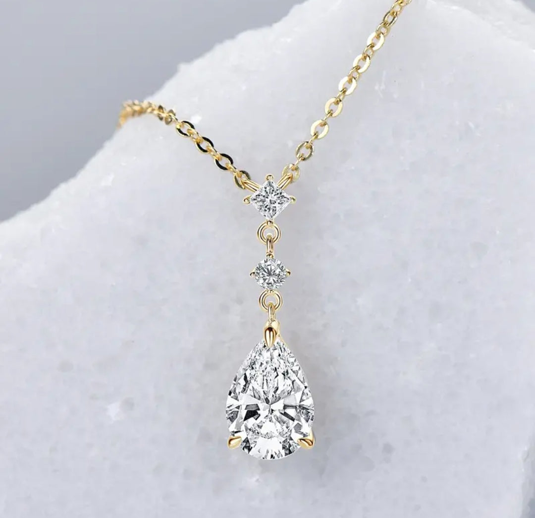2Ct 7×10mm pear Moissanite Diamond Pendant Necklace
