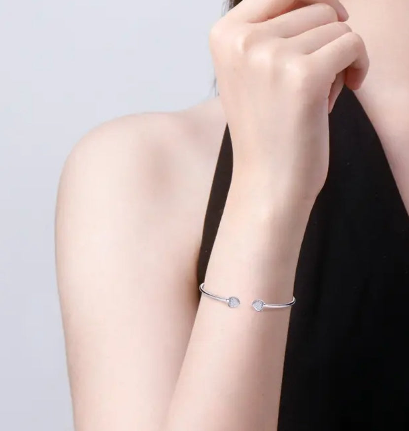 925 Silver Moissanite Heart Cuff Bracelet
