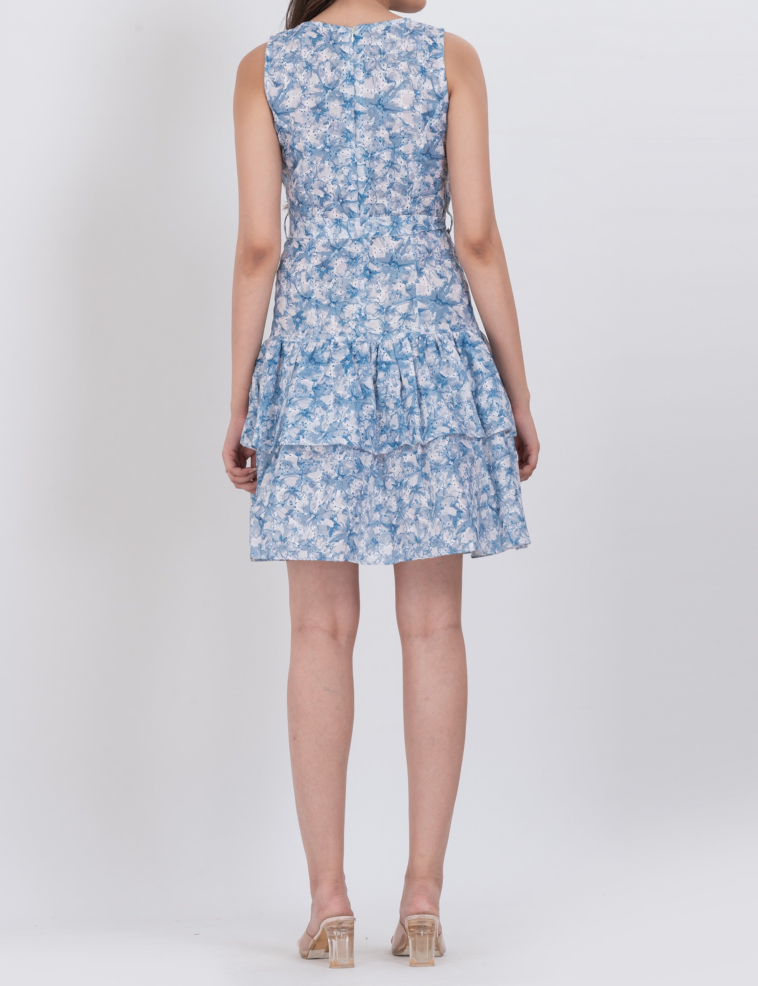  Flowy tiered dress in floral print for a perfect summer event look