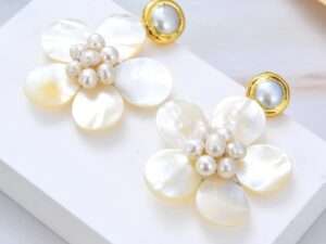 Natural White Mother Of Pearl Shell Flower Earrings.