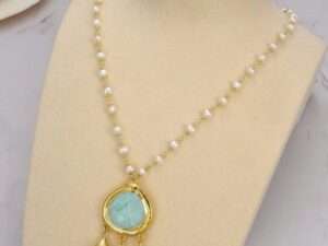 Natural Freshwater White Pearl Necklace.