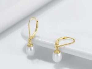 Silver baroque pearl Earrings.